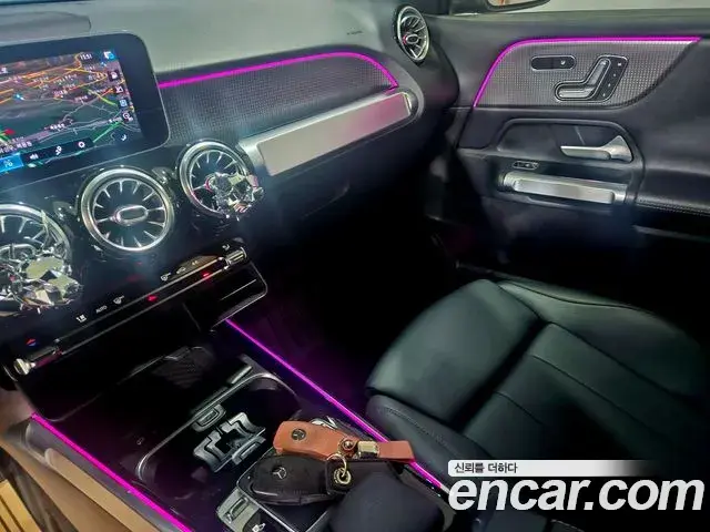 Mercedes-Benz GLB-Class 2020 — Şəkil 9/20