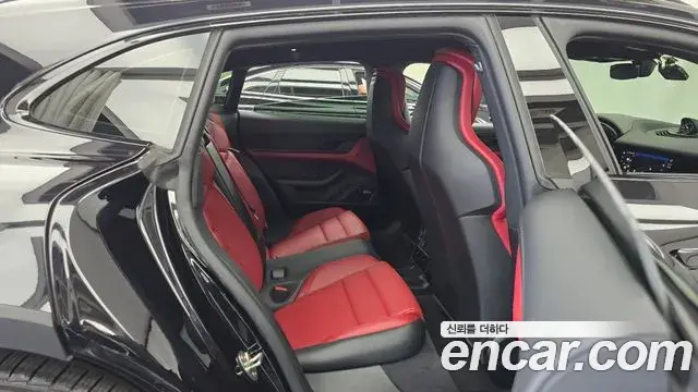 Porsche Taycan 2023 — Photo 20/34