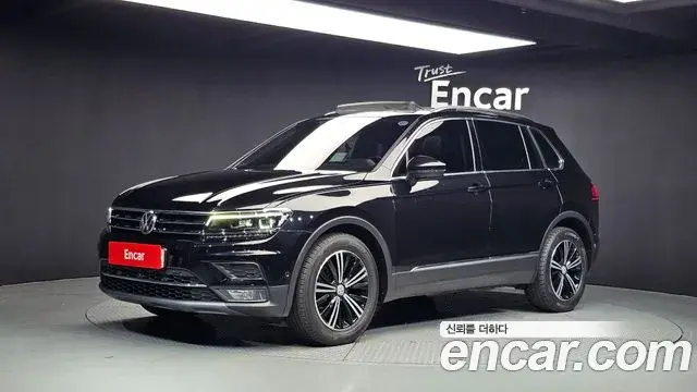 Volkswagen Tiguan 2019 — ფოტო 19/20