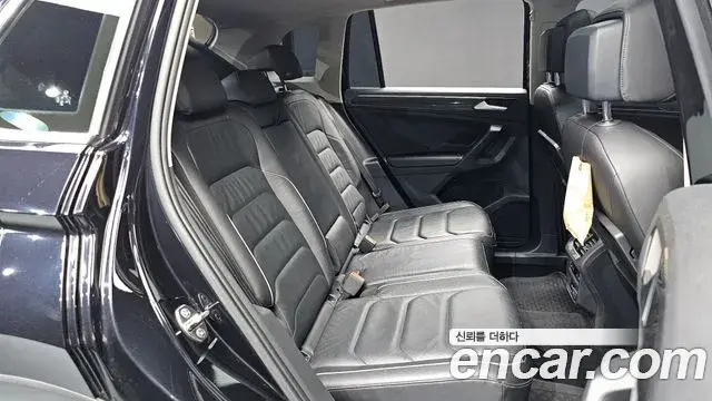 Volkswagen Tiguan 2019 — ფოტო 9/20