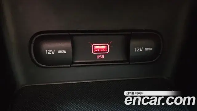 Kia Sportage The Bold 2020 — Фото 13/20
