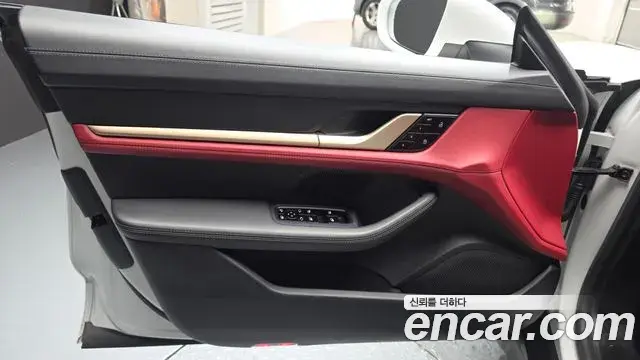 Porsche Taycan 2021 — Photo 27/36