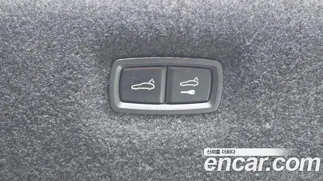 Porsche Taycan 2021 — Photo 6/36