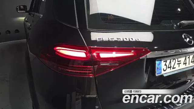 Mercedes-Benz GLE-Class 2023 — ფოტო 11/43