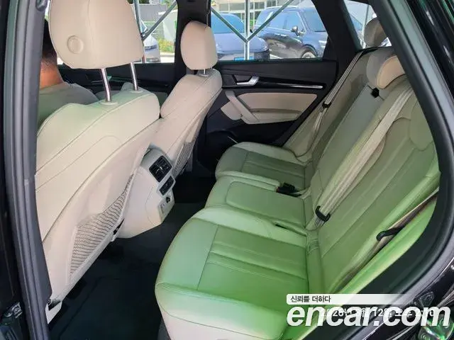Audi Q5 2024 — Фото 11/18