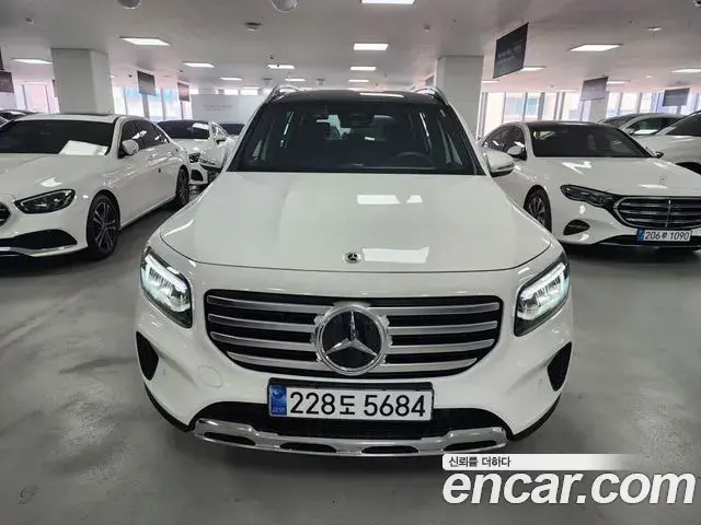 Mercedes-Benz GLB-Class 2025 — Photo 9/9
