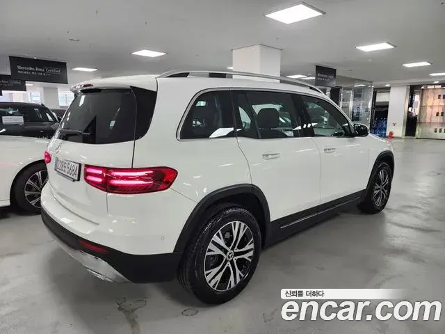 Mercedes-Benz GLB-Class 2025 — Photo 3/9