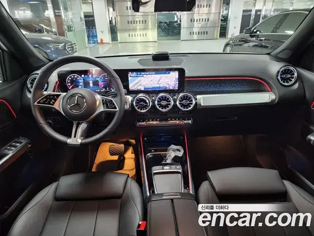 Mercedes-Benz GLB-Class 2025 — Photo 5/9