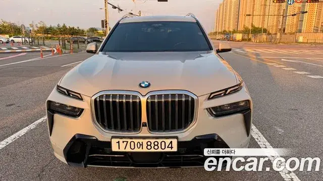 BMW X7 2023 — Фото 10/17