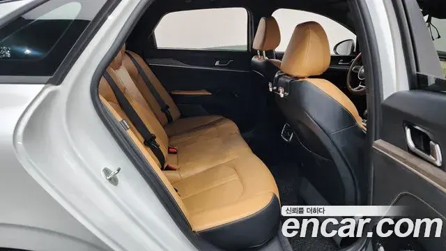 Kia K5 2021 — Photo 32/33