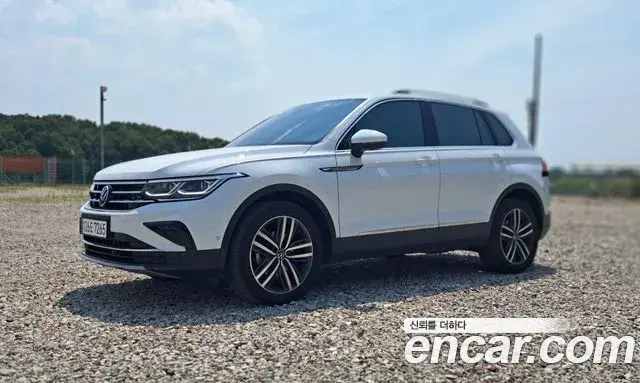 Volkswagen Tiguan 2023 — Şəkil 17/20
