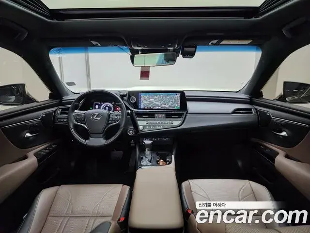 Lexus ES300h 2023 — Şəkil 8/20