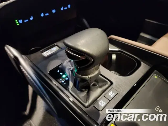Lexus ES300h 2023 — Şəkil 17/20