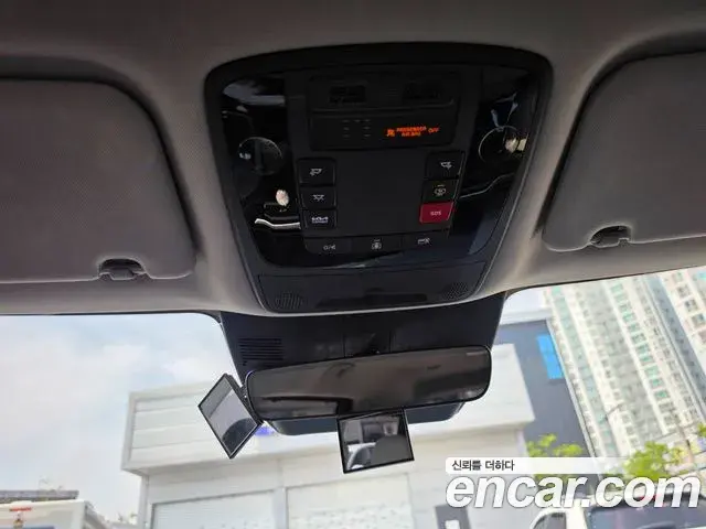 Kia Carnival 2025 — ფოტო 19/20