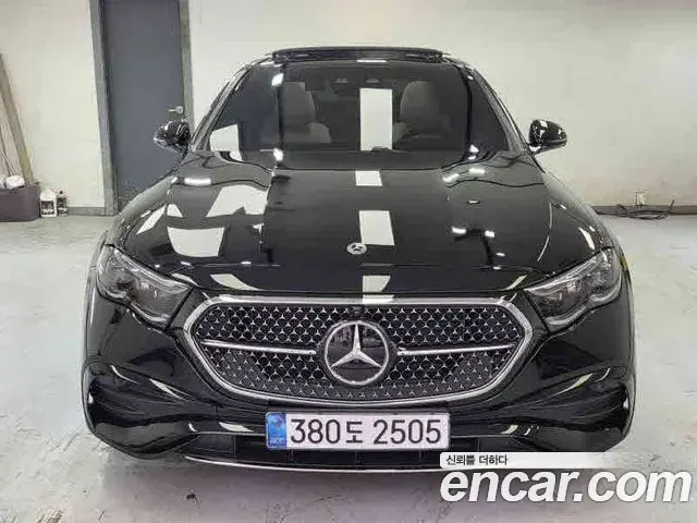 Mercedes-Benz E-Class 2025 — ფოტო 6/20
