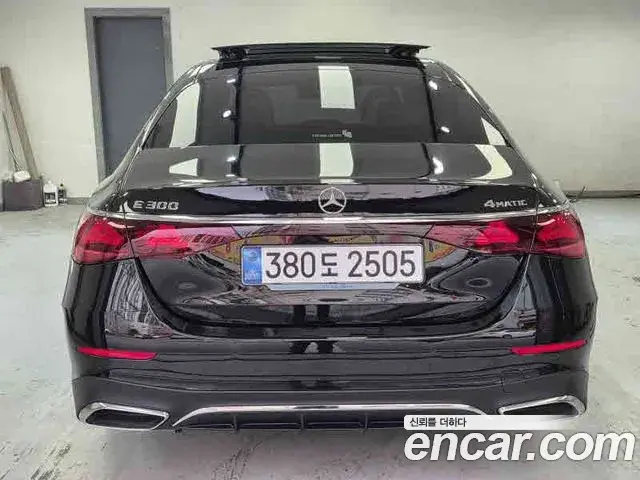 Mercedes-Benz E-Class 2025 — ფოტო 4/20