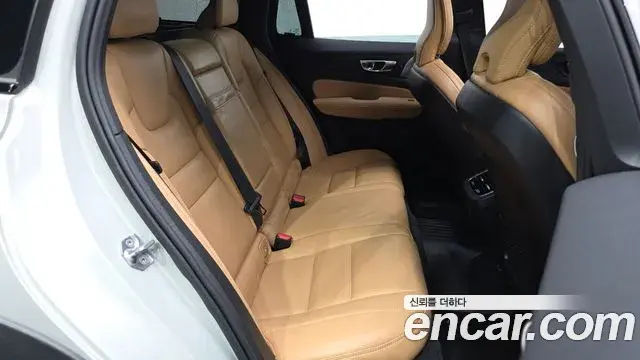 Volvo V60 Cross Country 2020 — Фото 13/20