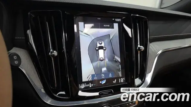 Volvo V60 Cross Country 2020 — Фото 16/20