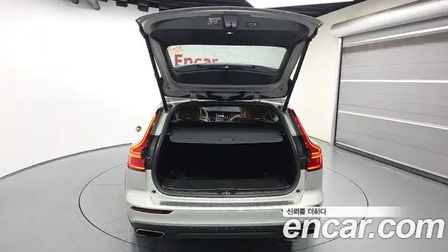 Volvo V60 Cross Country 2020 — Photo 6/42