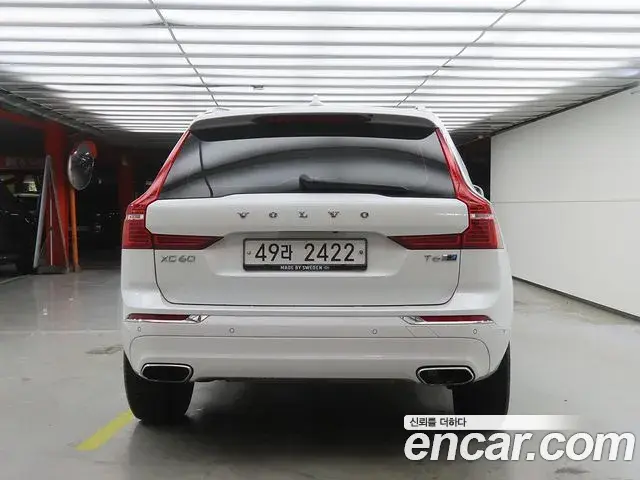 Volvo XC60 2018 — ფოტო 1/20