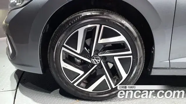 Volkswagen Jetta 2024 — Şəkil 22/28