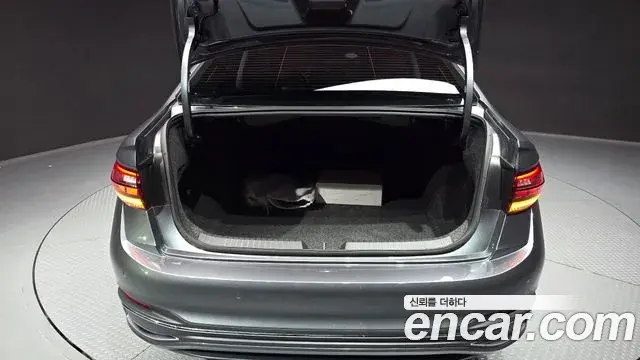 Volkswagen Jetta 2024 — Şəkil 16/28