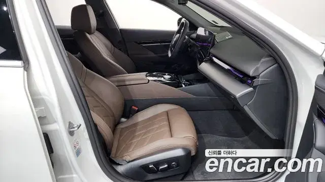 BMW 5 Series 2024 — ფოტო 4/20