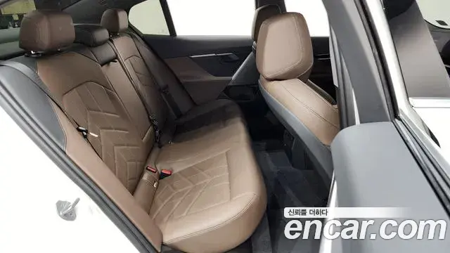 BMW 5 Series 2024 — ფოტო 15/20