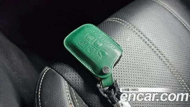 Land Rover Range Rover Velar 2019 — Şəkil 10/20