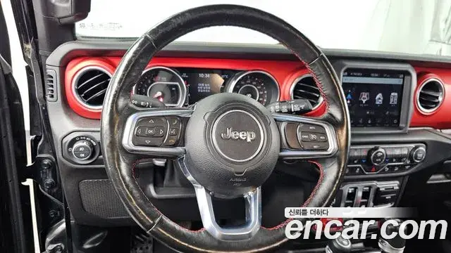 Jeep Wrangler 2020 — Фото 13/20