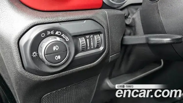 Jeep Wrangler 2020 — Фото 14/20