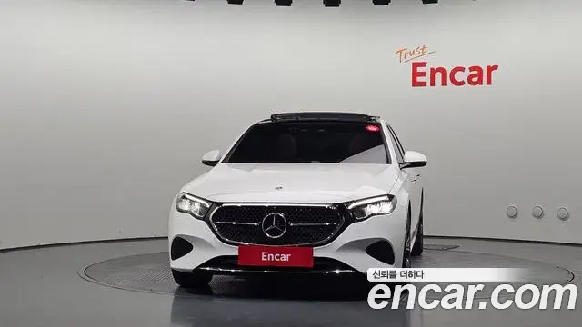 Mercedes-Benz E-Class 2025 — Photo 3/20