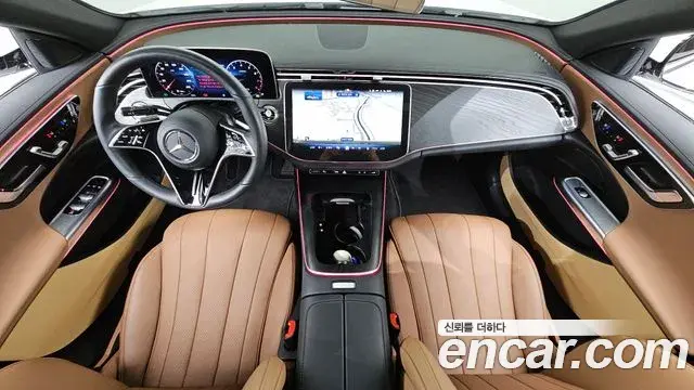 Mercedes-Benz E-Class 2025 — Photo 7/20
