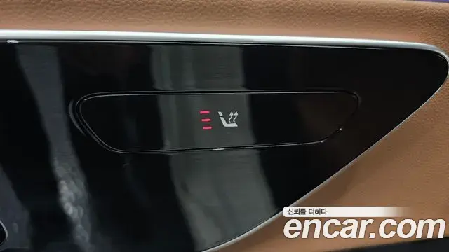 Mercedes-Benz E-Class 2025 — Photo 19/20