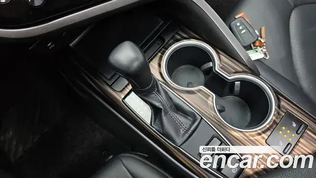 Toyota Camry 2018 — Фото 9/20