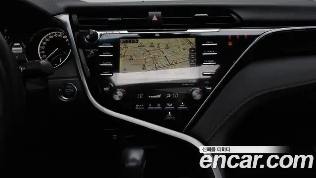 Toyota Camry 2018 — Фото 13/20