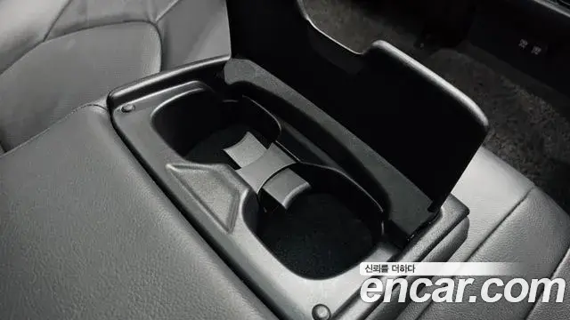 Toyota Camry 2018 — ფოტო 5/35
