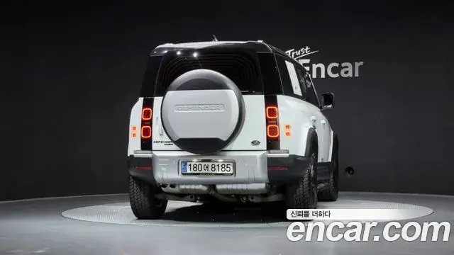 Land Rover Defender 2020 — ფოტო 16/20