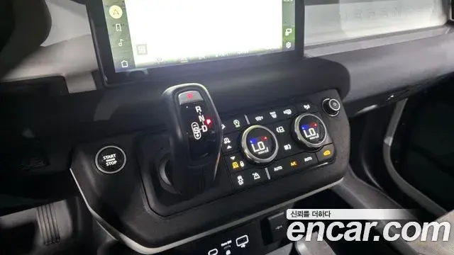 Land Rover Defender 2020 — ფოტო 15/20