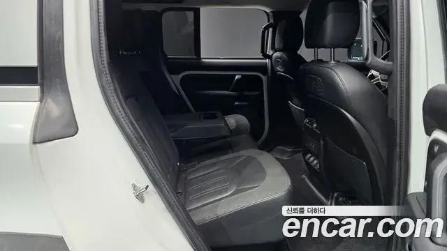 Land Rover Defender 2020 — ფოტო 17/20