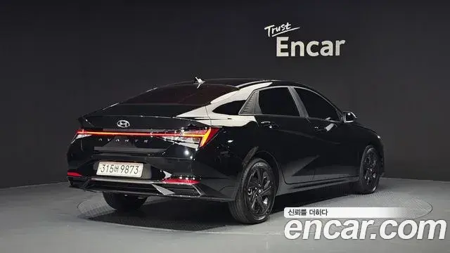 Hyundai The New Avante Hybrid 2021 — Photo 7/30