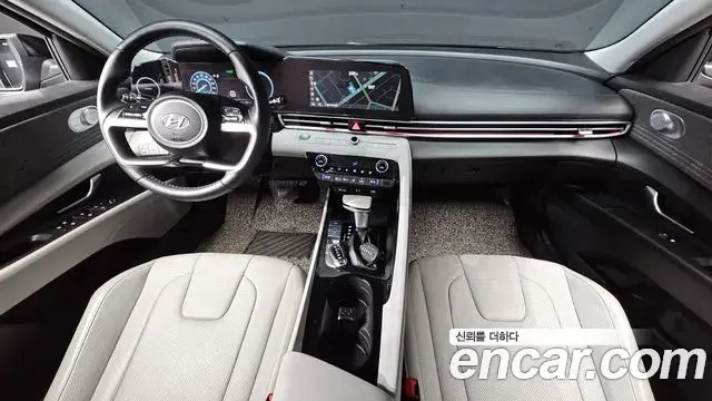 Hyundai The New Avante Hybrid 2021 — Photo 14/30