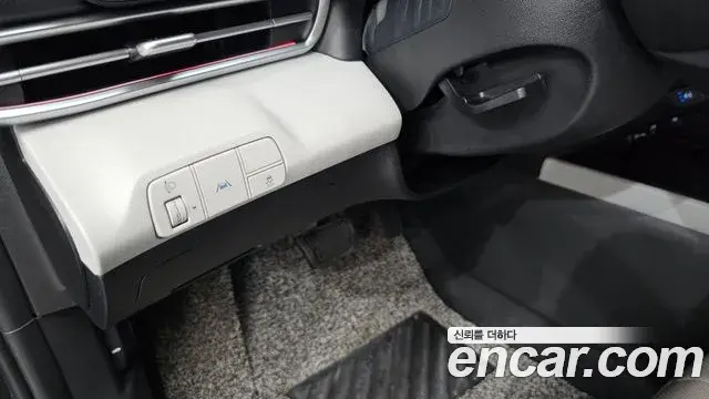 Hyundai The New Avante Hybrid 2021 — Photo 25/30