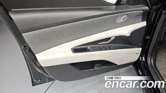 Hyundai The New Avante Hybrid 2021 — Photo 29/30