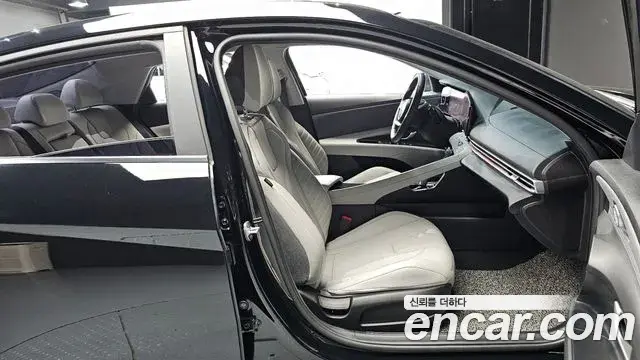Hyundai The New Avante Hybrid 2021 — Photo 8/30