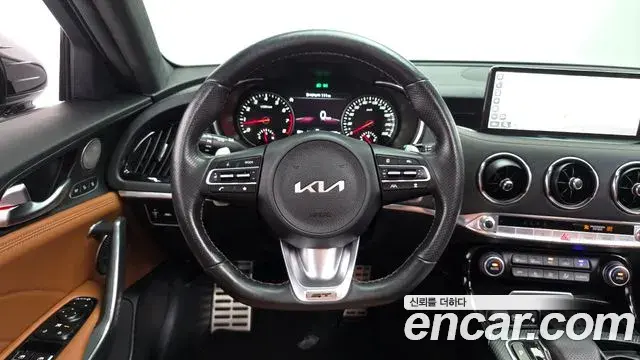 Kia Stinger 2023 — Фото 12/20