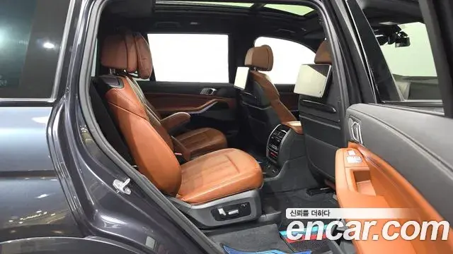 BMW X7 2020 — Photo 2/20