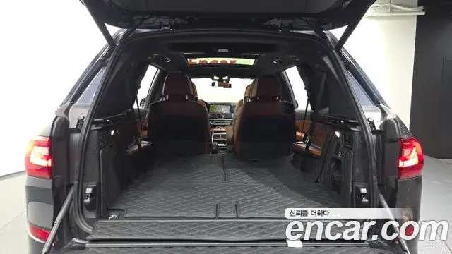 BMW X7 2020 — Photo 16/20