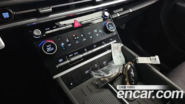 Hyundai Santa Fe 2024 — Photo 9/30