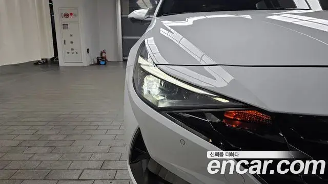Hyundai The New Avante Hybrid 2022 — Photo 13/30